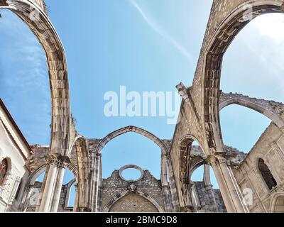 All'interno della chiesa e del convento di Carmo a Lisbona in Portogallo Foto Stock