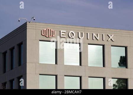 La società di investimento immobiliare americana Equinix Inc. Ha sede a Redwood City. Equinix è specializzata in connessione internet e data center. Foto Stock