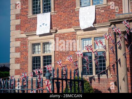 Ve Day 75th anniversario celebrità nel villaggio di Kibworth Harcourt durante Coronavirus Covid-19 pandemic lockdown. Foto Stock