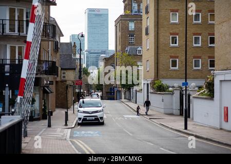 Stretta strada, Limehouse, Londra Est visto durante il blocco dei coronavirus 2020. Foto Stock