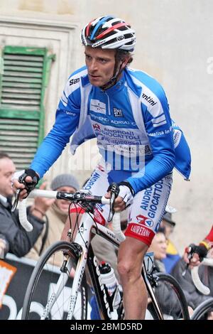 Michele Scarponi di Androni Giocattoli - Serramenti PVC Diquigiovanni durante la gara di Tirreno - Adriatico 2010,Stage 6 ciclistica,Montecosaro - Macerata(134Km) il 15 Marzo 2010 a Macerata Italie - Photo Laurent Lairys / DPPI Foto Stock