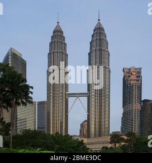 Uno degli edifici più alti del mondo - le Petronas Twin Towers. Foto Stock