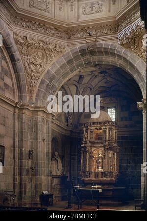 CAPILLA DEL LIGNUM CRUCIS CON LA RELIQUIA DEL SINDACO TROZO CONOCIDO DE LA CRUZ DE CRISTO- S XVIII. Autore: MAESTRO PLAZA. POSIZIONE: MONASTERIO DE SANTO TORIBIO. Liébana. Cantabria. SPAGNA. Foto Stock