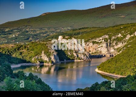 Bocac bacino idrico, lago artificiale sul fiume Vrbas, Alpi dinariche, Republika Srpska, Bosnia-Erzegovina, Europa sudorientale Foto Stock