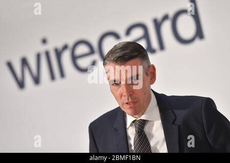 Wirecard ridistribuisce le responsabilità internamente e dispota il CEO Markus Braun. Il fornitore di servizi di pagamento sta reagendo con dawith alle critiche crescenti della gestione. In futuro, l'amministratore delegato Markus Braun dovrebbe concentrarsi sullo "sviluppo strategico" del gruppo, deve consegnare la responsabilità della comunicazione del mercato dei capitali al CFO Alexander von Knop. Foto d'archivio; Alexander von KNOP (CFO, CFO). Davanti all'emblema, logo, lettere dell'azienda. Immagine singola, taglio singolo motivo, ritratto, ritratto, ritratto Stampa annuale WIRECARD AG | uso nel mondo Foto Stock