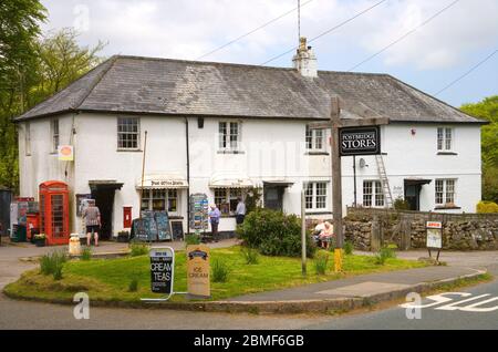 Postbridge ufficio postale e negozi nel parco nazionale di Dartmoor a devon Foto Stock