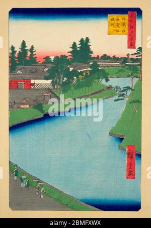 [ 1850 Giappone - Edo Castle Moat ] - Matto del Castello di Edo a Edo (attuale Tokyo), 1856 (Ansei 3). Questa stampa in blocco di legno è l'immagine 54 in cento viste famose di Edo (名所江戸百景, Meisho Edo Hyakkei), una serie creata dall'artista ukiyoe Utagawa Hiroshige (歌川広重, 1797–1858). È una delle 30 scene estive della serie. Titolo: Il fieno Benkei da Soto-Sakurada a Kojimachi (外桜田弁慶堀糀町, Soto-Sakurada Benkeibori Kojimachi) stampa in blocchi di legno Ukiyoe vintage del XIX secolo. Foto Stock