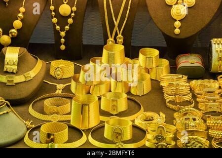 Gioielli d'oro al bazar orientale di Istanbul, souvenir, regali, viaggi Foto Stock