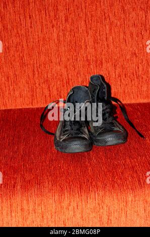 Scarpe eleganti nere Ragged, scarpe eleganti nere vintage Foto Stock