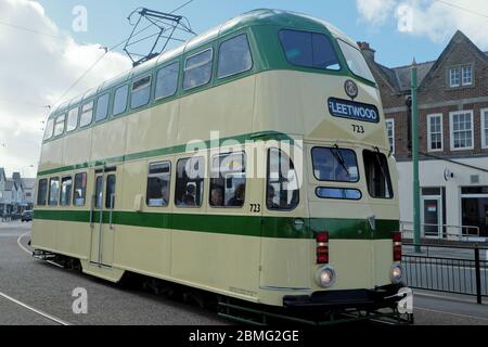 L'auto 723 del Blackpool Transport (BTS) si fermò a Cleveleys sulla rotta per Fleetwood Lancashire England UK Foto Stock