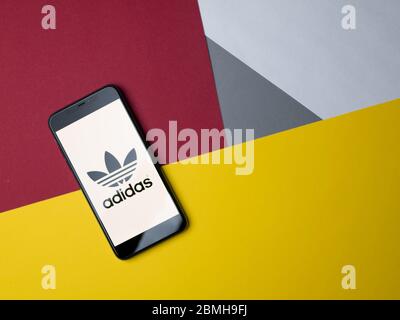sfondi con scritta adidas