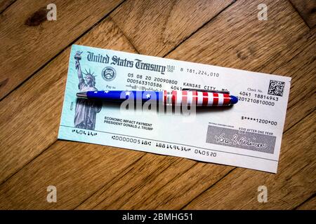 Il Tesoro DEGLI STATI UNITI controlla lo stimolo di 1,200 dollari a un individuo come parte del Coronavirus Aid Relief and Economic Security Act, CARES Act Foto Stock