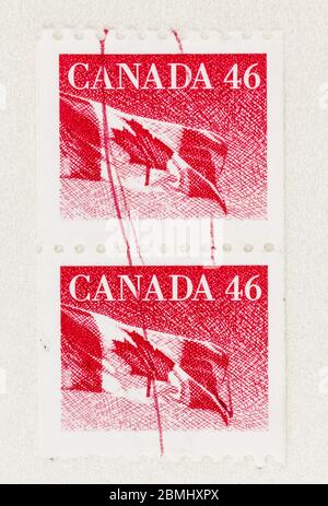 SEATTLE WASHINGTON - 8 maggio 2020: Primo piano inciso Canadian flag Coil Stamp Set, con cancellazione penna. Scott n. 1695 Foto Stock