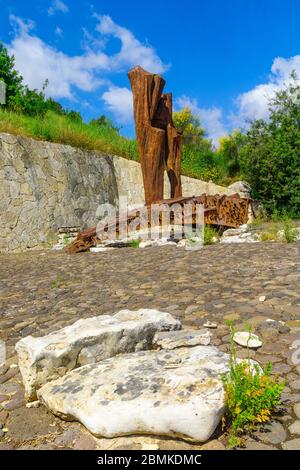 Gideona, Israele - 06 maggio 2020: Vista del memoriale per i soldati caduti dalla valle di Jezreel nella guerra d'indipendenza d'Israele (1948). Israele del Nord Foto Stock