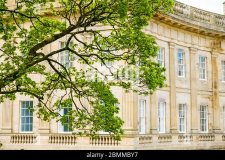 Il Crescent, recentemente rinnovato, si trova a Buxton, Derbyshire, Regno Unito Foto Stock