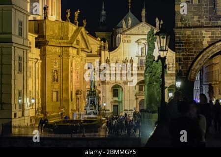 riprese notturne dal ponte carlo Foto Stock