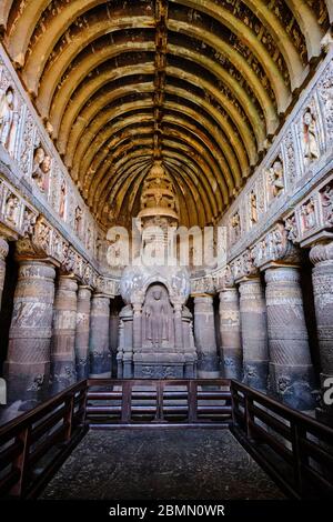 India, Maharashtra, Ajanta tempio grotta, Patrimonio dell'Umanità dell'UNESCO, grotta N°19 Foto Stock