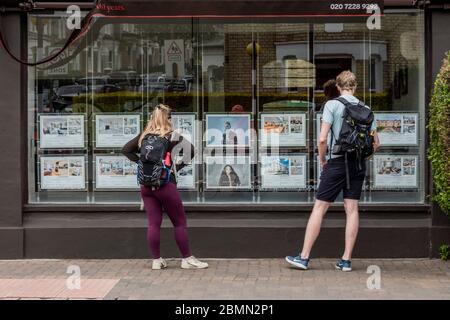 Londra, Regno Unito. 10 maggio 2020. Il giorno del grande annuncio dei governi sull'eventuale allentamento delle restrizioni. Il blocco continua per l'epidemia di Coronavirus (Covid 19) a Londra. Credit: Guy Bell/Alamy Live News Foto Stock