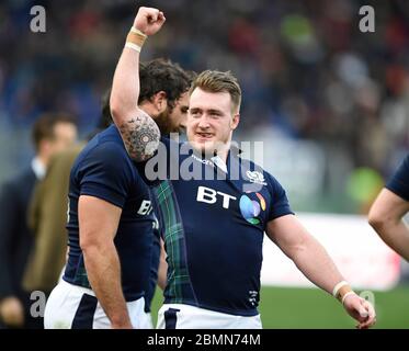 27 febbraio 2016, RBS Six Nations, Italia contro Scozia, Stadio Olimpico, Roma. Stuart Hogg della Scozia celebra la vittoria dopo il fischio finale. Foto Stock