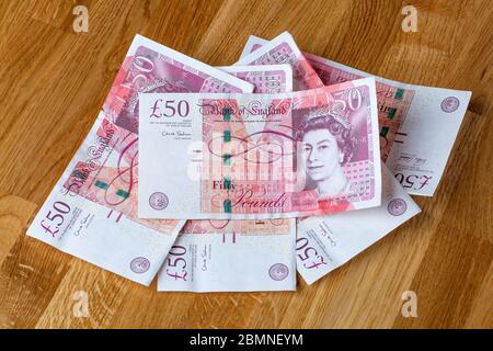 Banconote inglesi da cinquanta sterline Foto Stock