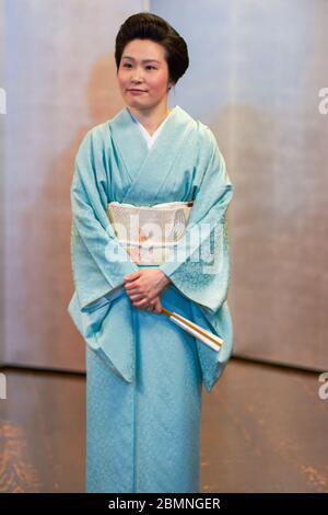 Kyoto / Giappone - 13 aprile 2018: Bella ragazza giapponese Maiko Geisha apprendista vestito in kimono tradizionale a Kyoto, Giappone Foto Stock