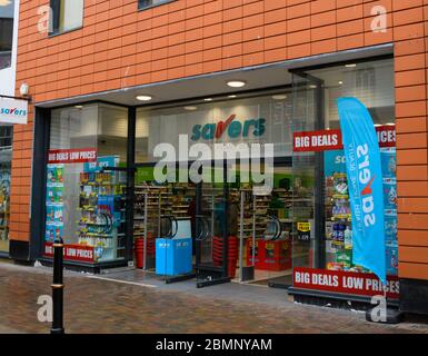 Worcester, Regno Unito - Marzo 15 2020: La facciata del negozio Savers Discount sugli Shambles Foto Stock