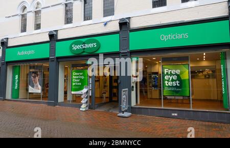 Worcester, Regno Unito - Marzo 15 2020: La prima facciata di Specsaver Opticians su Pump Street Foto Stock