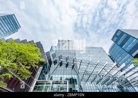 Amsterdam 29 settembre 2019 edifici a torre di vetro nel centro finanziario della città di Amsterdam in Olanda i Paesi Bassi hanno chiamato il Zuid-as e. Foto Stock