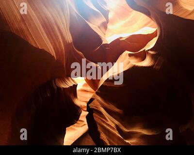 La bellezza paradisiaca dell'Antelope Canyon Foto Stock