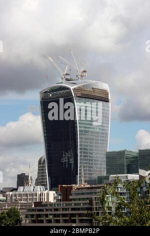 20 Fenchurch Street, il Walkie-Talkie Building, in costruzione a Londra, Inghilterra, Regno Unito Foto Stock