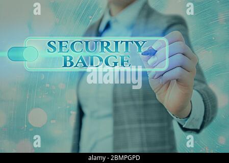 Nota di scrittura che mostra il badge di sicurezza. Concetto aziendale per la credenziale utilizzato per accedere all'area controllata Foto Stock