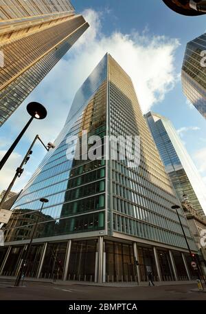 100 Bishopsgate, un edificio a torre di 37 piani nel quartiere finanziario. La città di Londra, 2020 Foto Stock