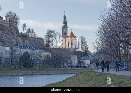 Chiesa di Mulln a Salisburgo Austria il giorno d'inverno Foto Stock