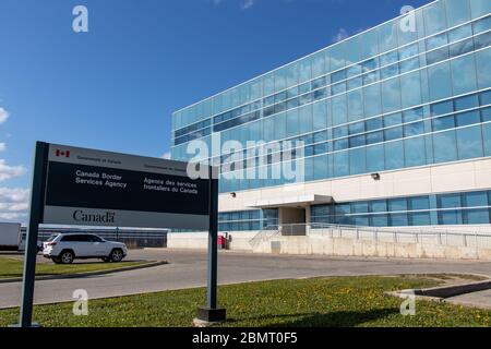 Canada Border Services Agency firma di fronte all'ufficio doganale di Toronto Pearson Intl. Aeroporto. Foto Stock