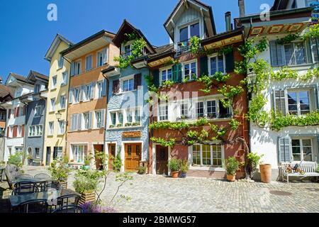 Schlossergasse pittoresco nel centro storico di Brembarten, Aargau Canton Svizzera. Foto Stock