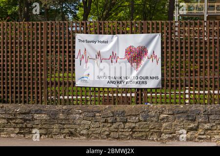 Il Savoy Hotel vi ringrazia per il nostro NHS e banner dei principali lavoratori durante la pandemia di Coronavirus a Bournemouth, Dorset UK nel maggio 2020 Foto Stock