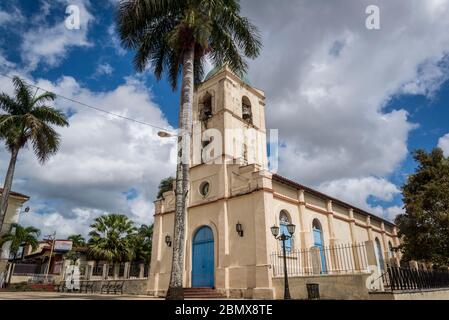 Chiesa Iglesia del Sagrado Corazon de Jesus nella piazza principale, Vinales, Cuba Foto Stock
