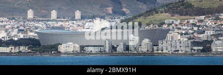 Vista panoramica di Green Point, Città del Capo, Provincia del Capo Occidentale, Sud Africa, una delle città più belle del mondo, da Table Bay, Oceano Atlantico. Foto Stock