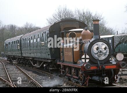 Thomas il motore serbatoio presso il motore Sheffield Park si trova sulla Bluebell Heritage Railway, West Sussex, Inghilterra Foto Stock