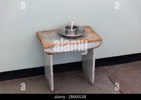 Robben Island Prison, tipica cella solitaria, Città del Capo Sud Africa Foto Stock