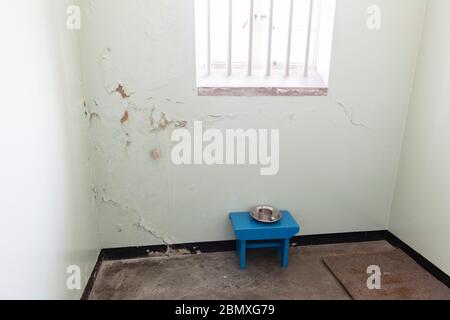 Robben Island Prison, tipica cella solitaria, Città del Capo Sud Africa Foto Stock