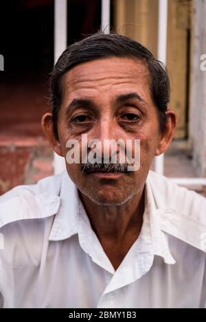 Ritratto di un uomo di mezza età, Santiago de Cuba, Cuba Foto Stock