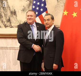 Incontro del Ministro degli Esteri Wang Yi a Pechino il Segretario di Stato americano Michael R. Pompeo incontra il Ministro degli Esteri cinese Wang Yi a Pechino, Repubblica popolare Cinese, il 8 ottobre 2018. Foto Stock