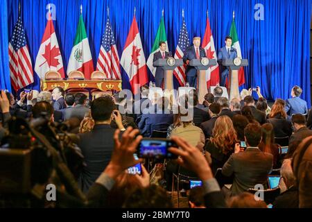 Il 30 novembre 2018, il presidente Trump si è Unito al primo ministro canadese Trudeau e al presidente messicano Peña Nieto per firmare l'accordo commerciale USMCA durante il vertice dei leader del G-20 a Buenos Aires, in Argentina. Foto Stock