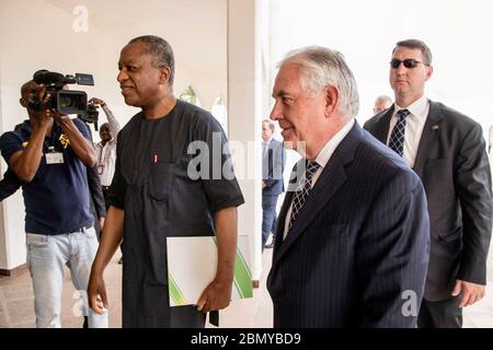 Il 12 marzo 2018, il Segretario di Stato degli Stati Uniti Rex Tillerson è stato accolto dal ministro degli Esteri nigeriano Geoffrey Onyeama presso la Aso Rock Presidential Villa di Abuja, Nigeria, per discussioni diplomatiche. Foto Stock