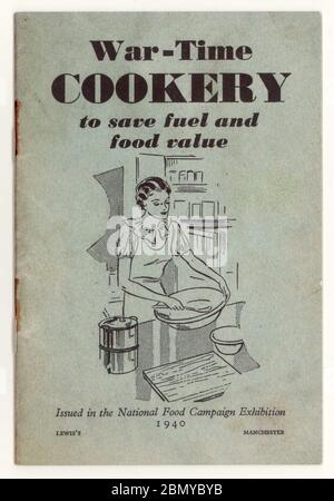Opuscolo di cucina dell'era della seconda guerra mondiale datato 1940, pubblicato nella National Food Campaign Exhibition, U. K Foto Stock