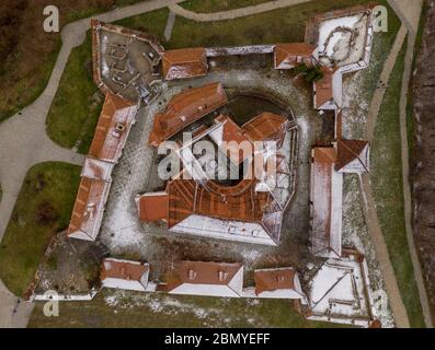 Brasov fortezza cittadella sulla collina Straja, Brasov, Romania. Vista dall'alto del drone aereo Foto Stock