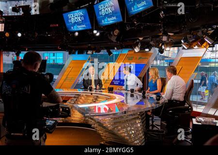 Il 20 agosto 2019, il Segretario di Stato degli Stati Uniti Michael Pompeo ha partecipato a un'intervista televisiva dal vivo con Joe Kernen, Becky Quick e Andrew Ross Sorkin della CNBC. Foto Stock