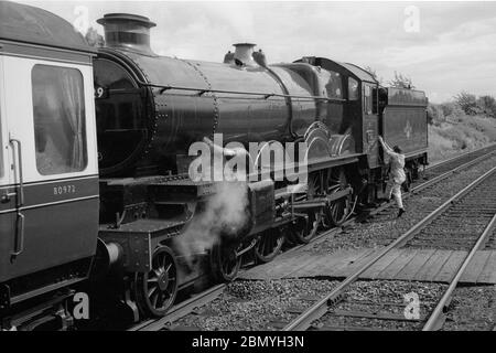 7029 'Clun Castle' alla stazione di Henley-in-Arden, Warwickshire, Regno Unito. 9 giugno 1985 Foto Stock