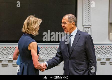 Il Segretario Pompeo incontra il Ministro degli Esteri russo Sergey Lavrov il Segretario Michael R. Pompeo incontra il Ministro degli Esteri russo Sergey Lavrov durante la 74a Assemblea Generale delle Nazioni Unite, presso il Palace Hotel, a New York, il 27 settembre 2019. Foto Stock